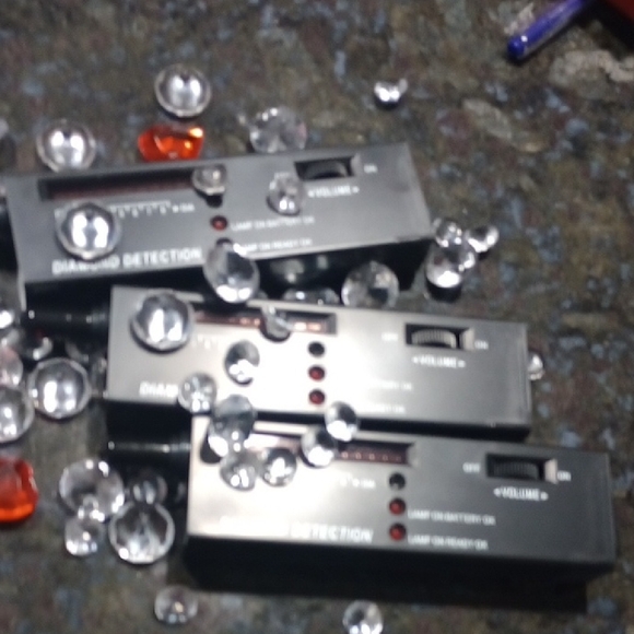 Diamond Detection Device - Picture 1 of 2